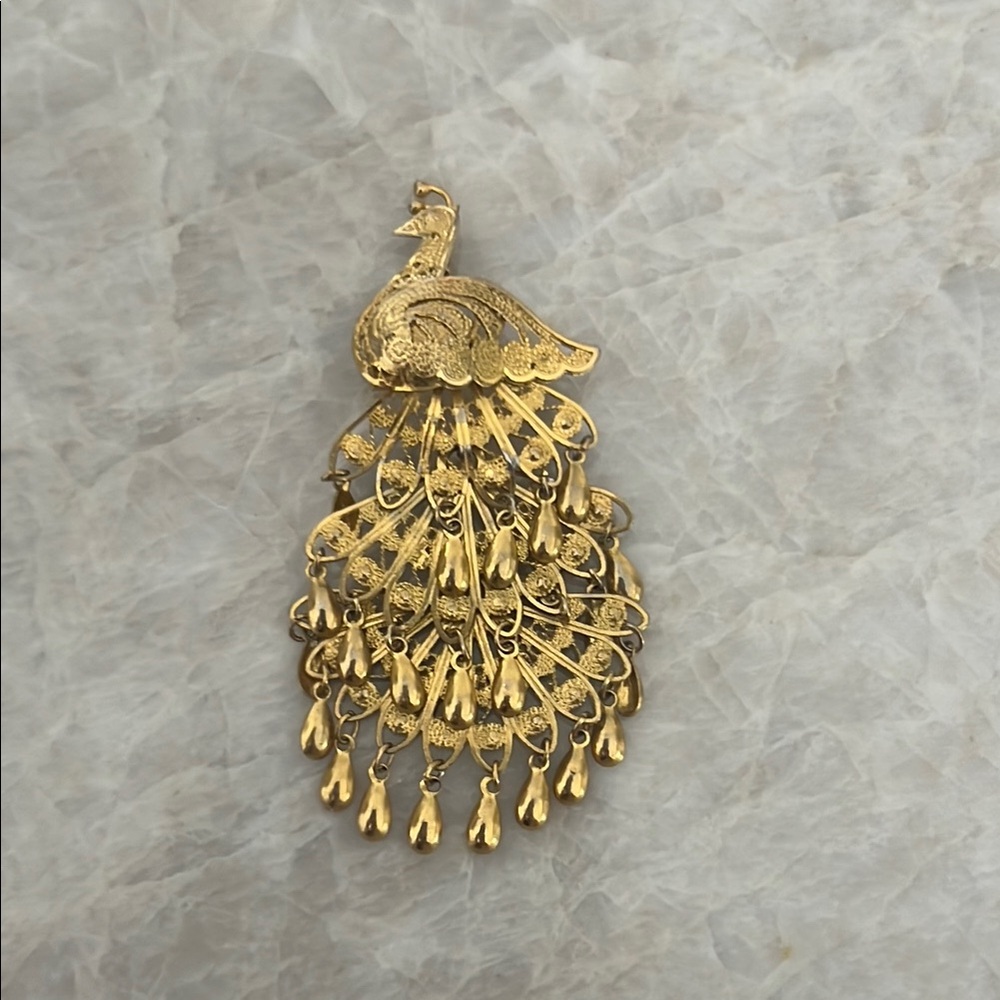 Elegant Gold Peacock gold plated Brooch/ Pendant 1960s